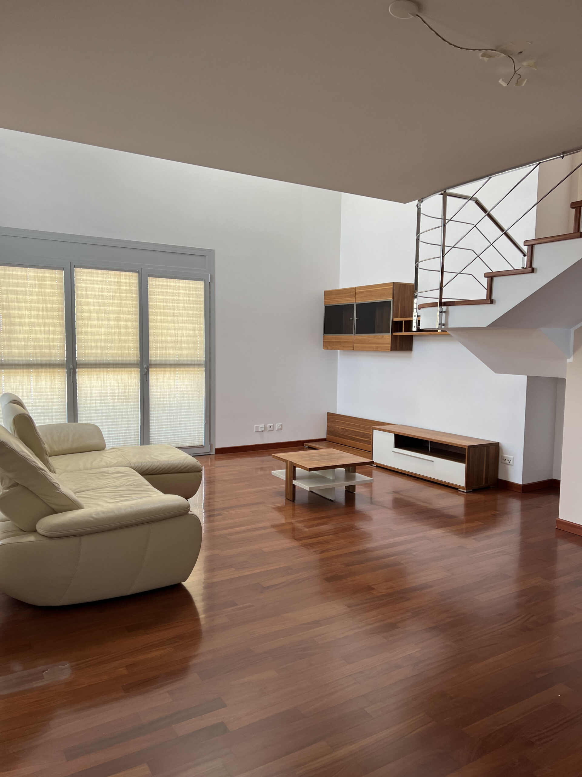 LUGANO – PREGASSONA – Ampio attico duplex con grande terrazza