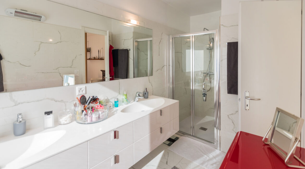 Bagno con doccia