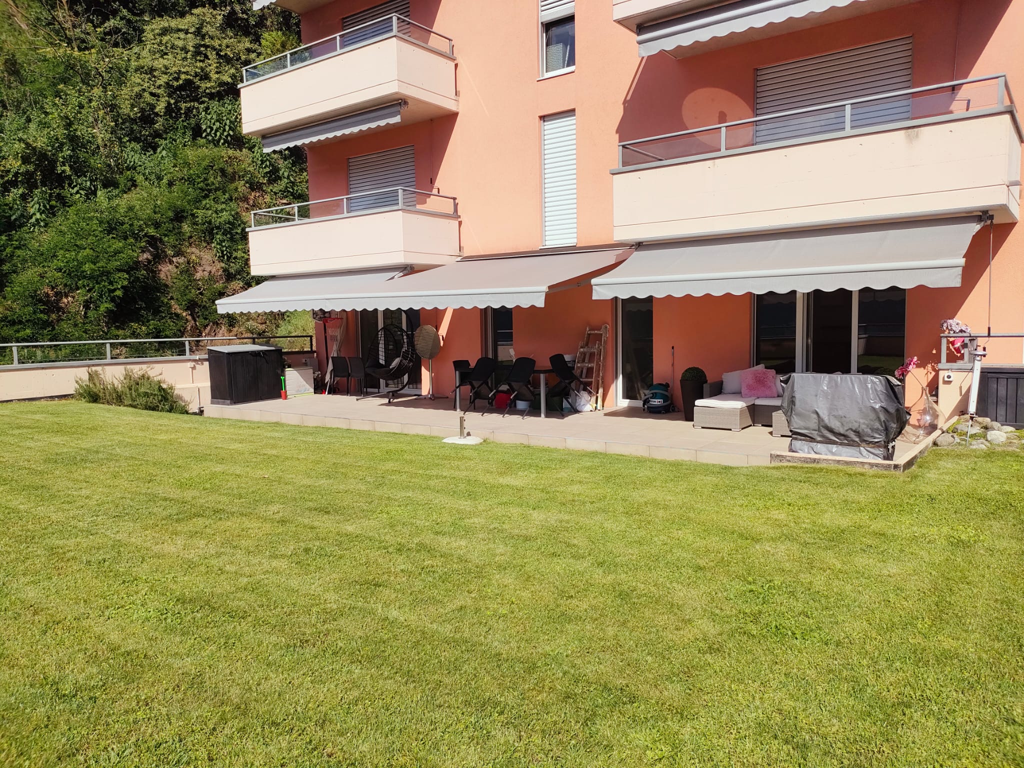 BISSONE – LAGO DI LUGANO – Esclusivo appartamento con giardino e vista mozzafiato sul Lago Ceresio