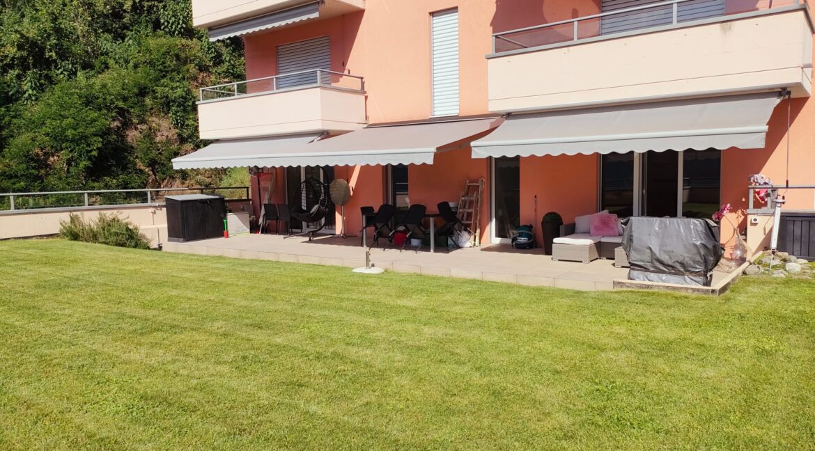Esterno 2